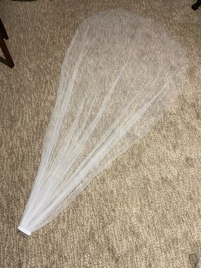 Single-Tier White Bridal Veil